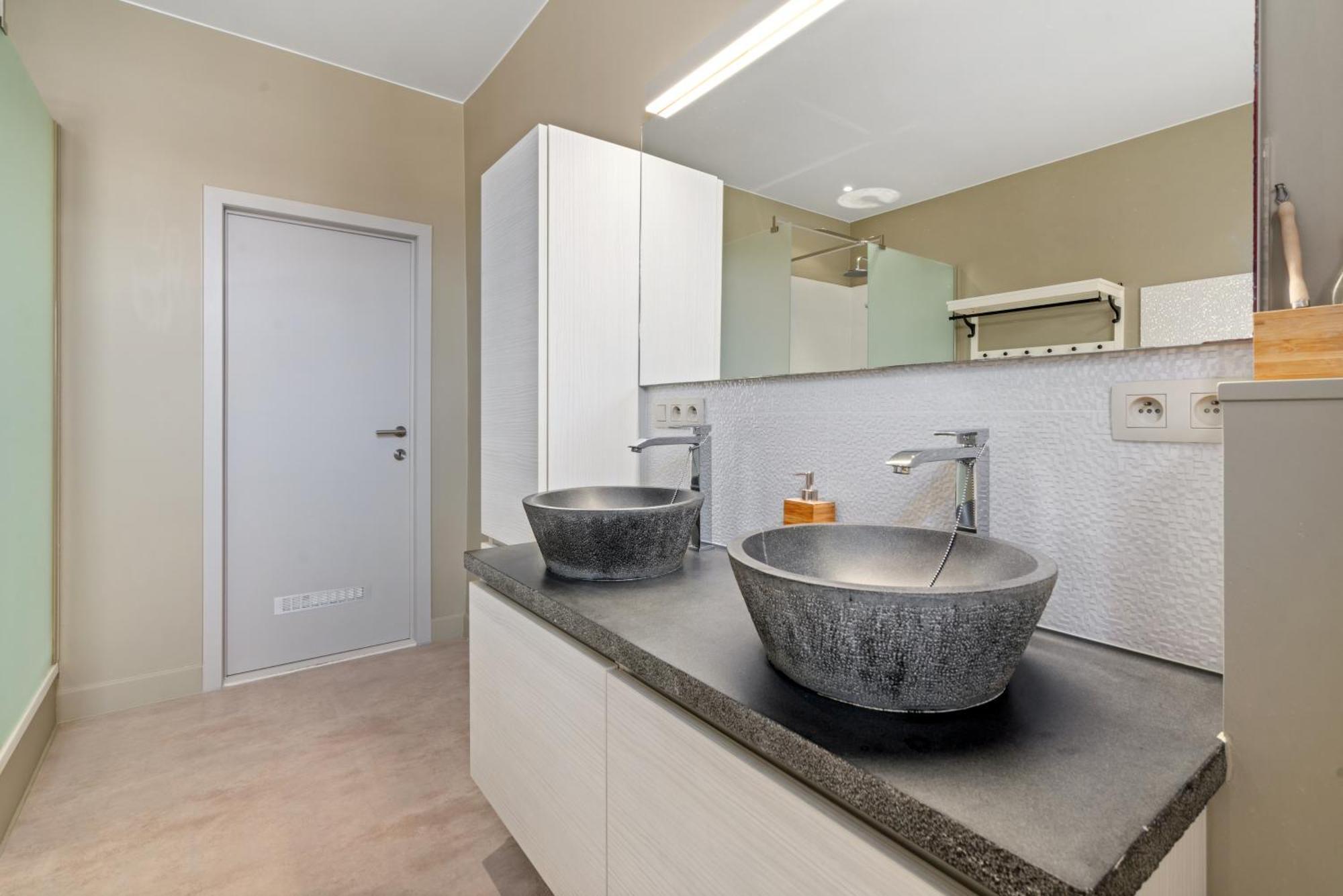 Spacious Guest Suites Near Historic Market - 5 Min Walk Брюгге Экстерьер фото